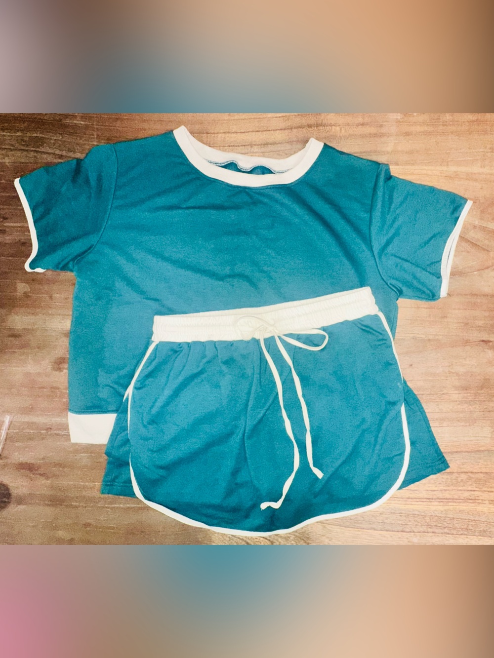 Green Two-Piece Skort Set with Cream Trim Sz: large